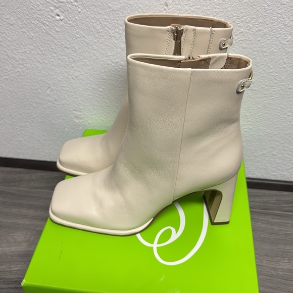 Sam Edelman Irie Square Toe Ankle Bootie - Picture 4 of 7